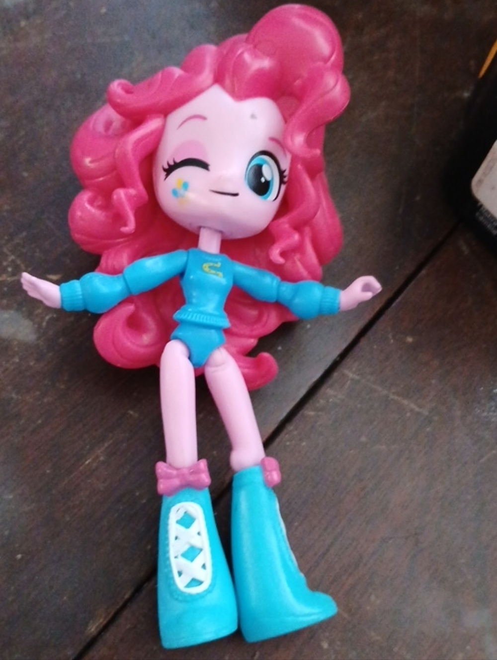 Hasbro Pink & Blue Pinkie Pie Esquestria Fashion Doll Figure